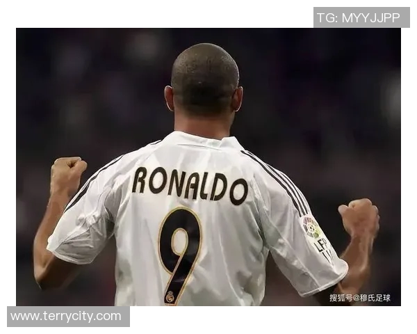 足球明星小身体照片集锦展现他们的独特魅力与风采